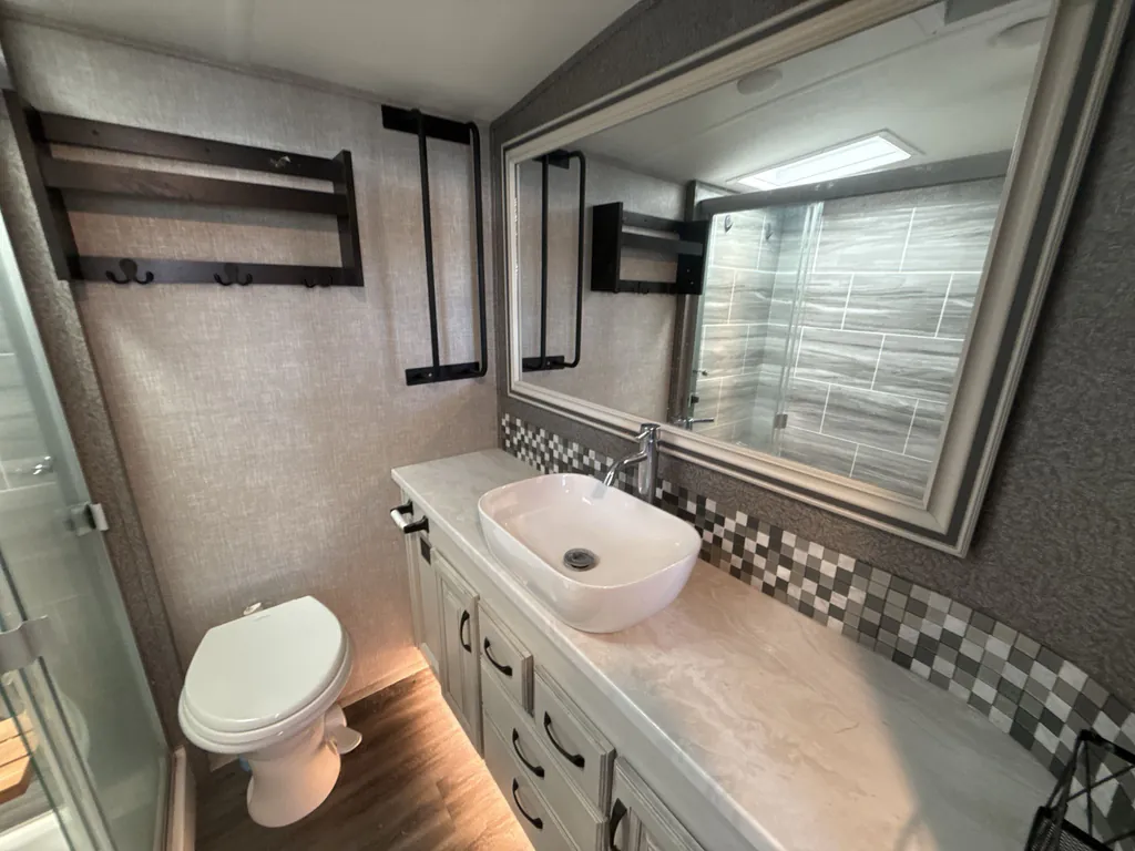 2022 Jayco North Point 380RKGS, Photos photo 14