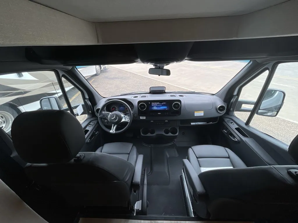 2027 Tiffin Wayfarer 25 PW, Photos photo 15