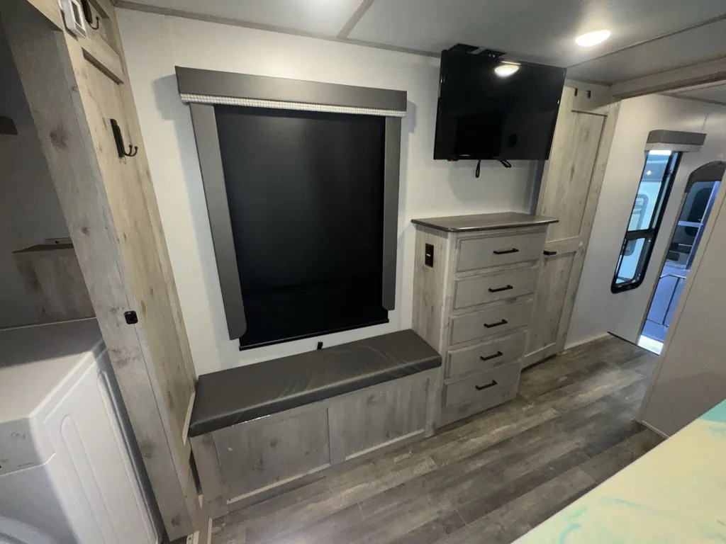 2023 Keystone Avalanche 390DS, Photos photo 24