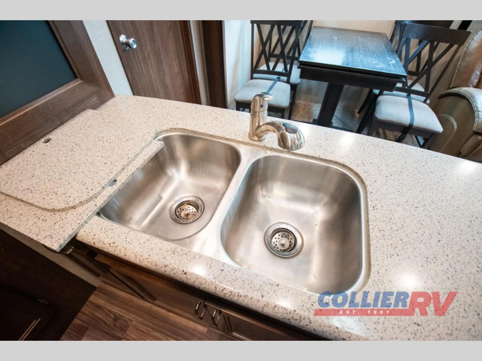 2018 Keystone Montana High Country 340BH - Photo 4