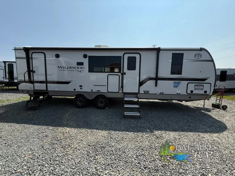 2025 Forest River RV Wildwood Heritage Glen Hyper-Lyte 25BHHL - Photo 2
