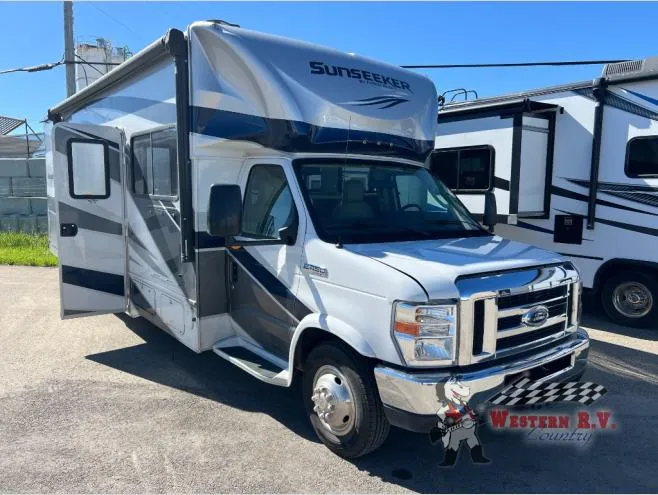 2017 Forest River Sunseeker 3050S - Photo 3