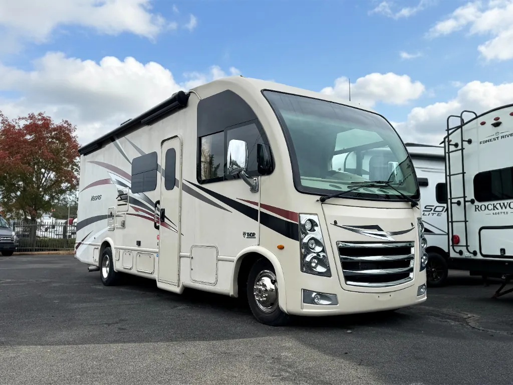 2021 Thor Motor Coach Vegas 25.6 - Photo 2