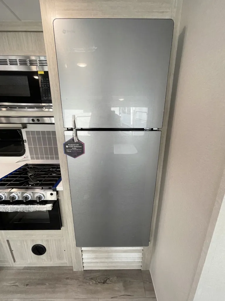 2027 Coachmen Catalina Legacy Edition 333DBDSCK, Photos photo 11