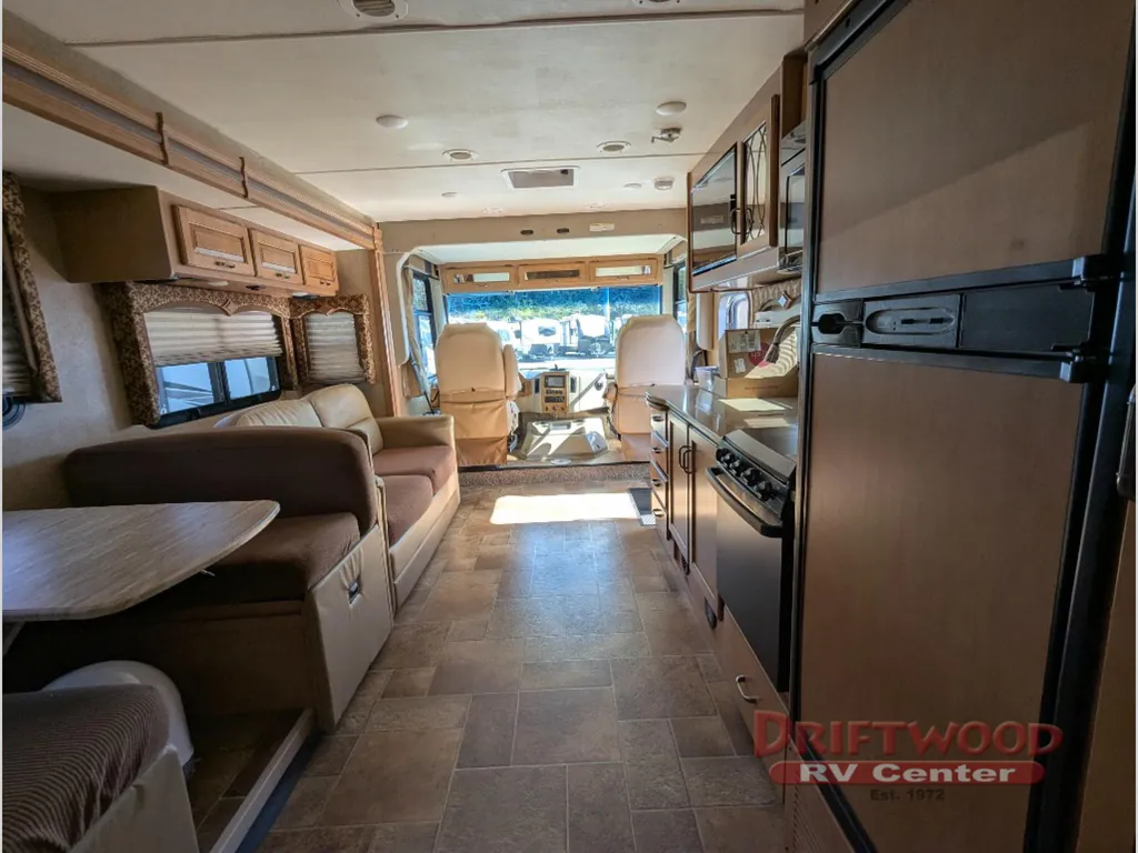 2016 Thor Motor Coach Hurricane 31S, Photos photo 34