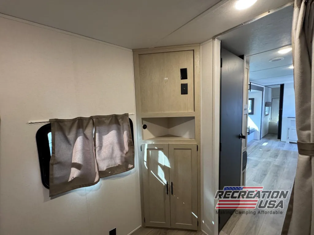 2026 Shasta RVs i-5 Edition 530BQB, Photos photo 3