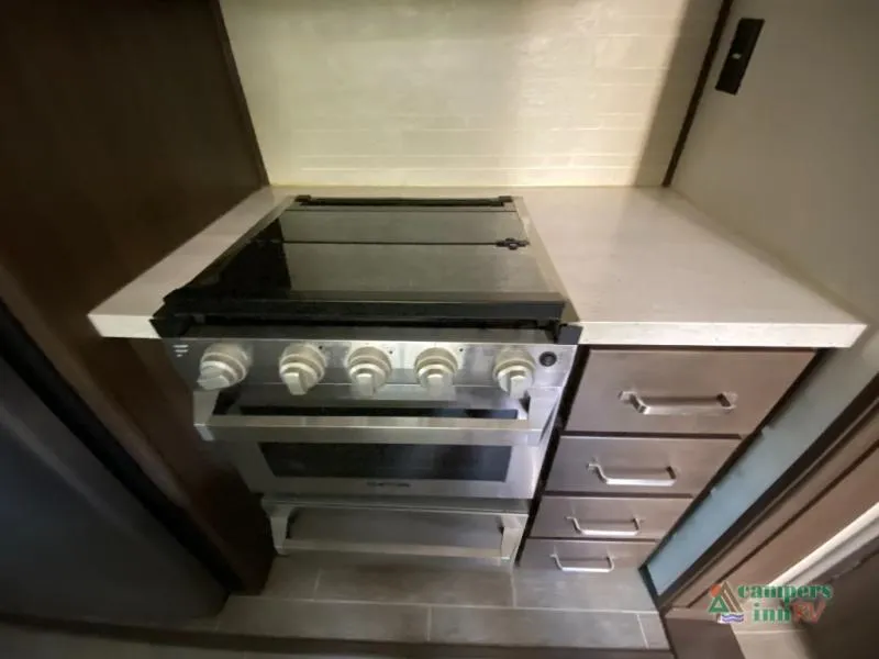 2021 Keystone Laredo 325RL - Photo 4