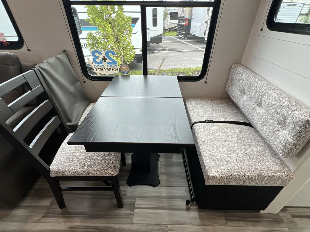 2026 Jayco Jay Flight Bungalow 401LOFT DS, Photos photo 25