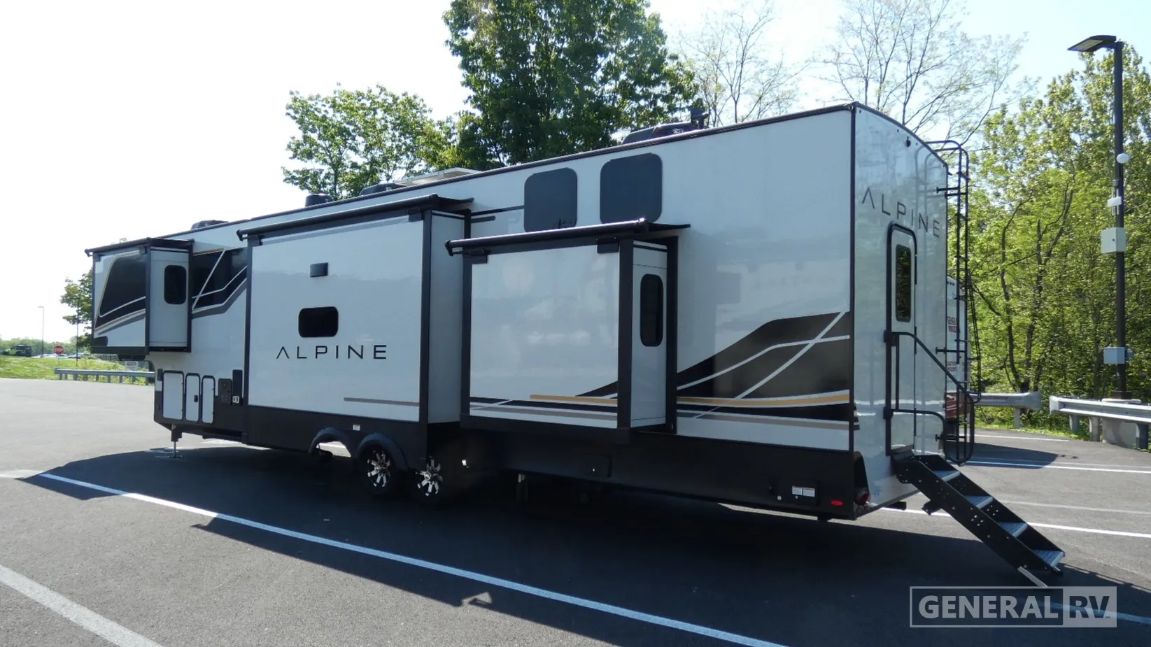 2024 Keystone Alpine 3912DS - Photo 4