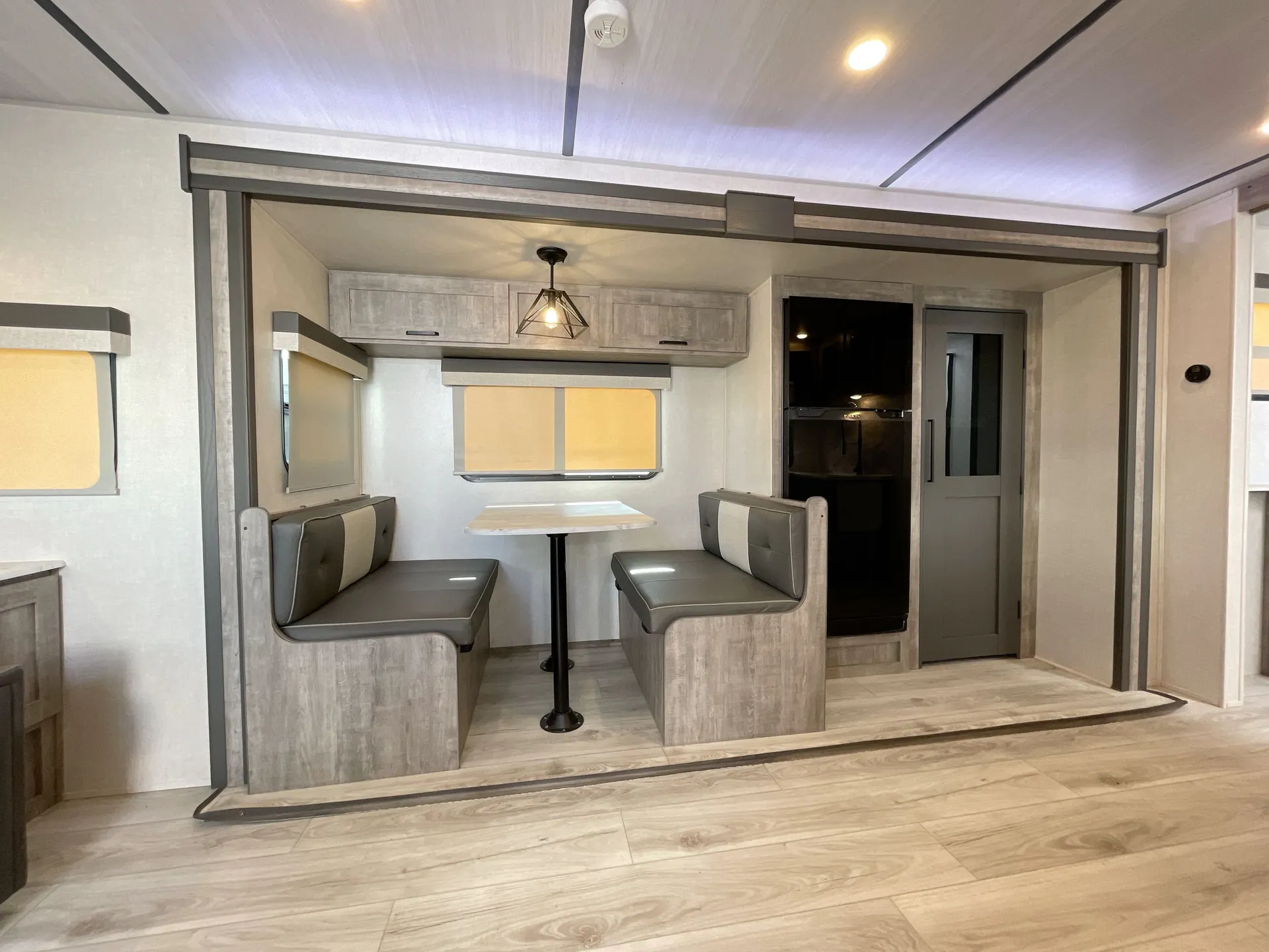 2023 Forest River Grand Surveyor 253RLS — living area main