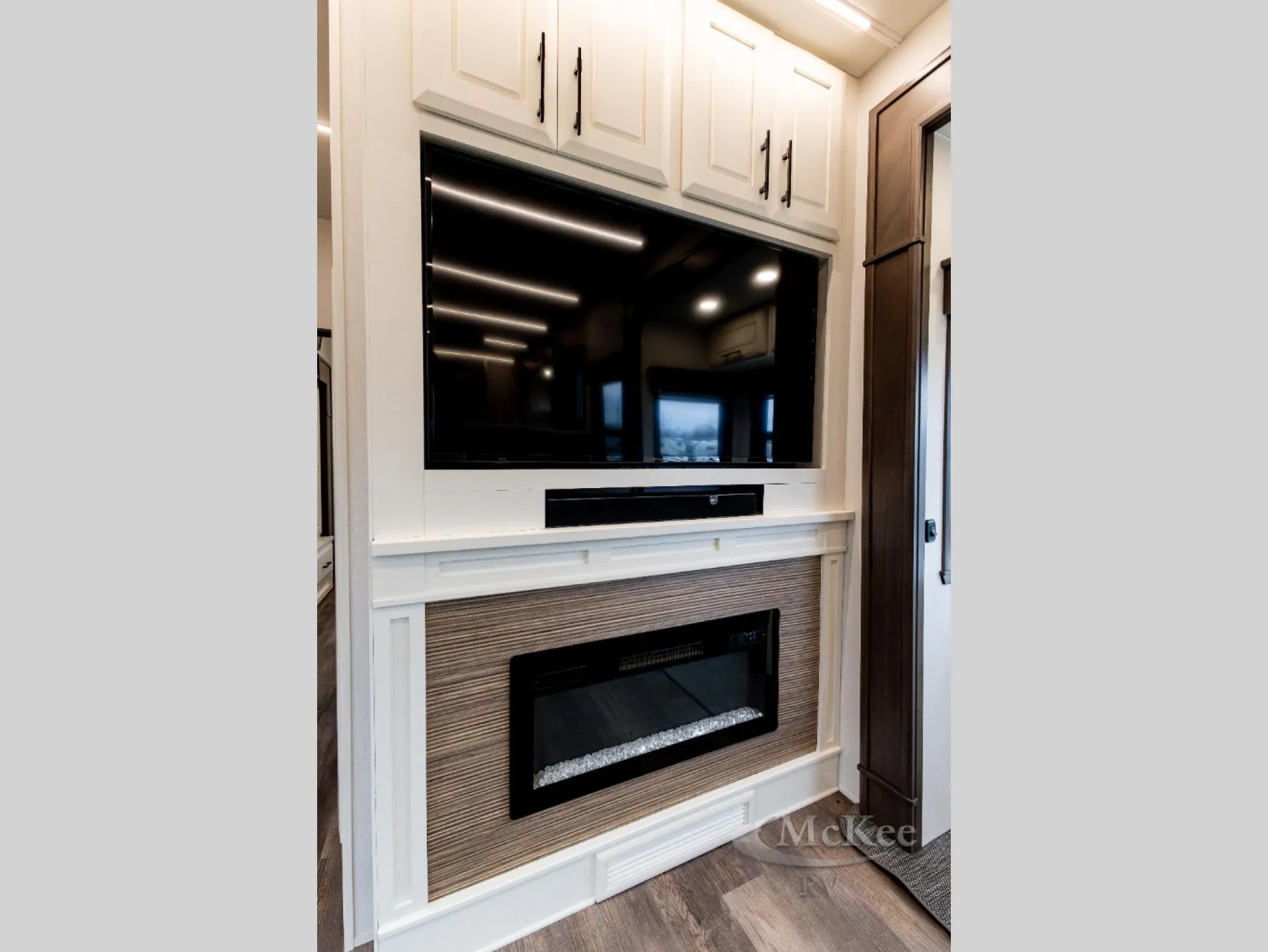 2025 DRV Mobile Suites 41FKRB - Photo 4