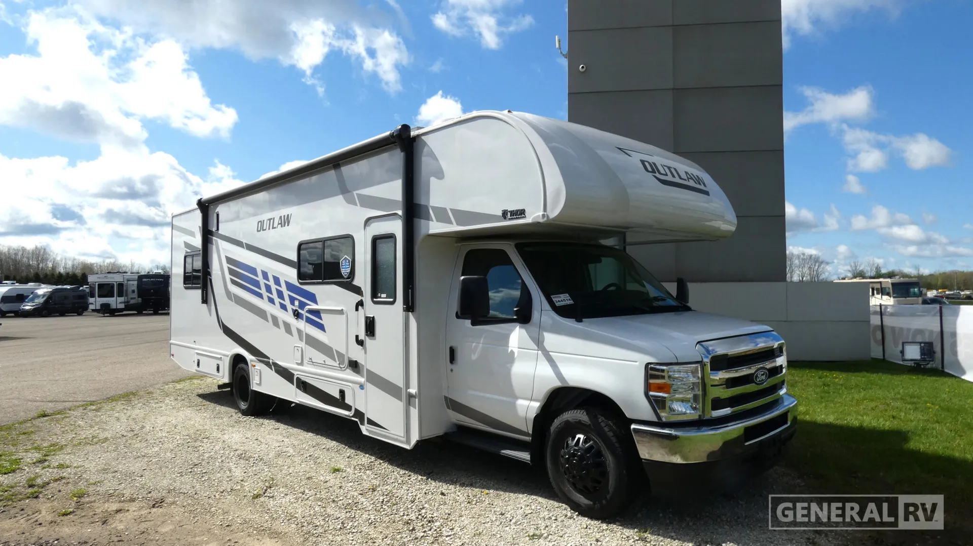 2026 Thor Motor Coach Outlaw 29T - Photo 2