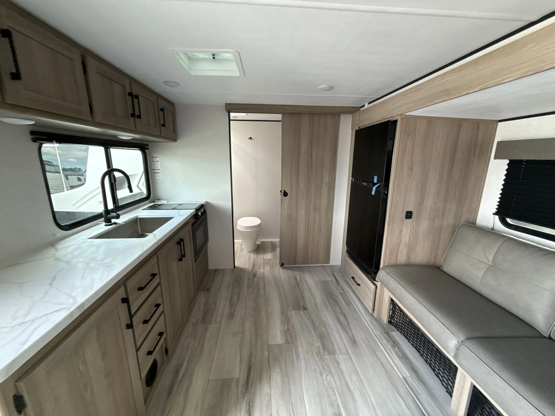 2025 Keystone Coleman Light 18RX — living area main