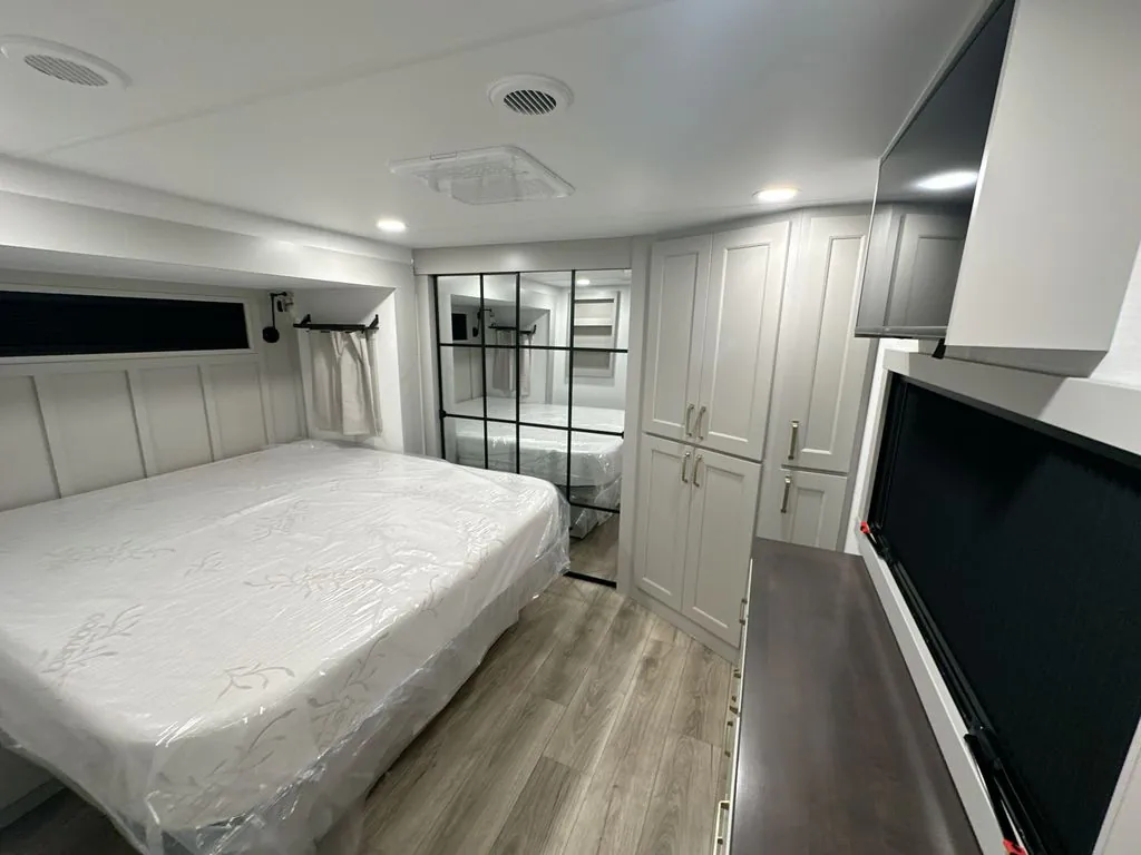 2026 Brinkley Model G 3970, Photos photo 31