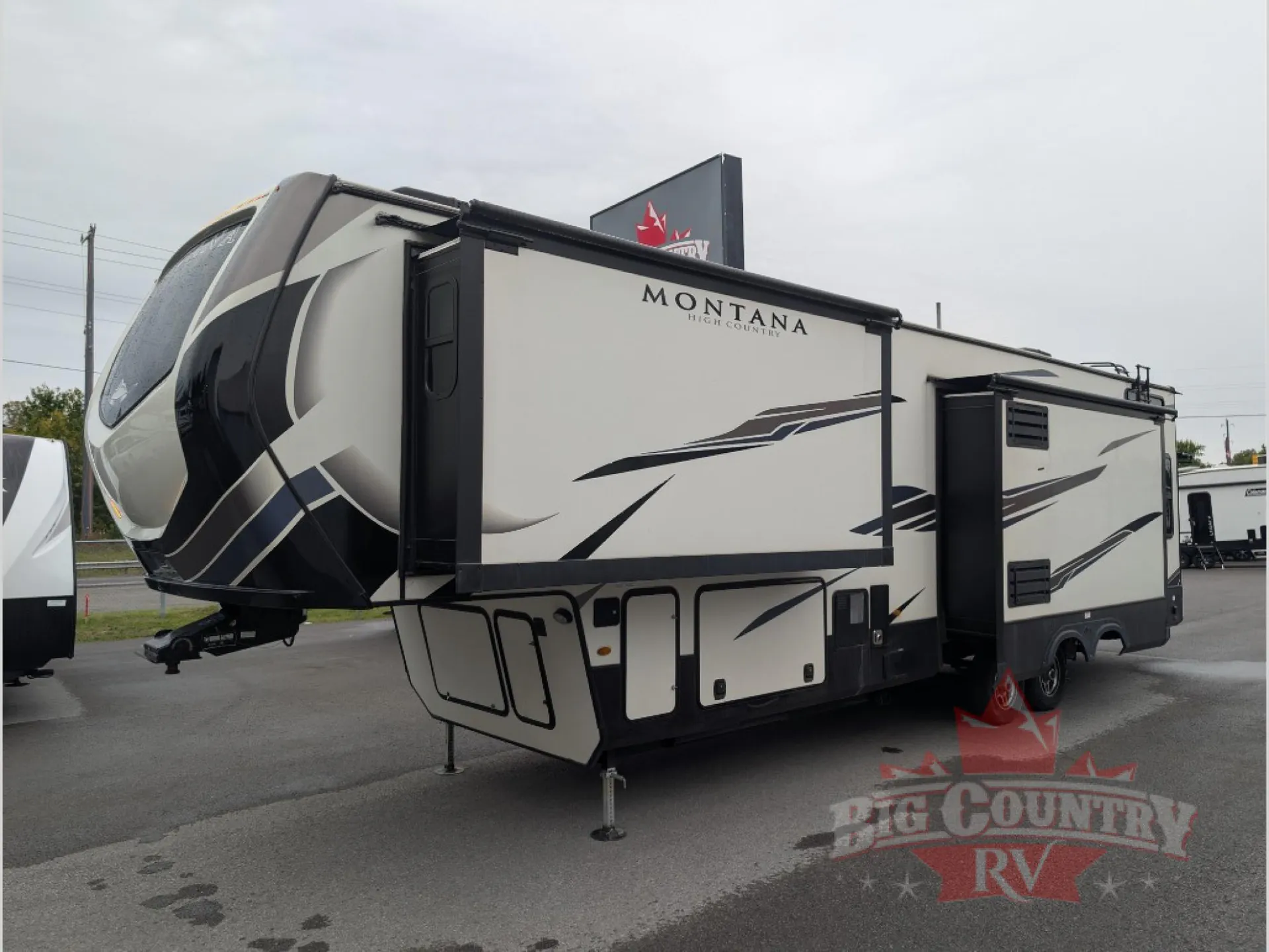 2021 Keystone Montana High Country 334BH - Photo 3