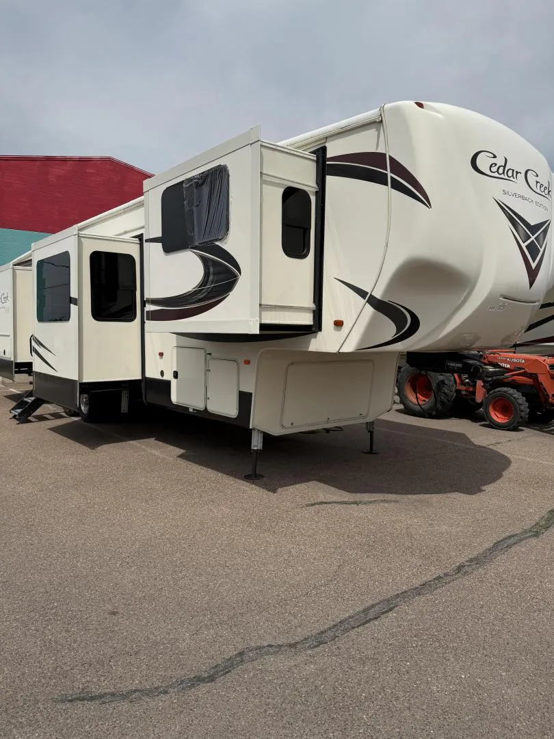 2018 Forest River Cedar Creek Silverback 37FLK - Photo 3