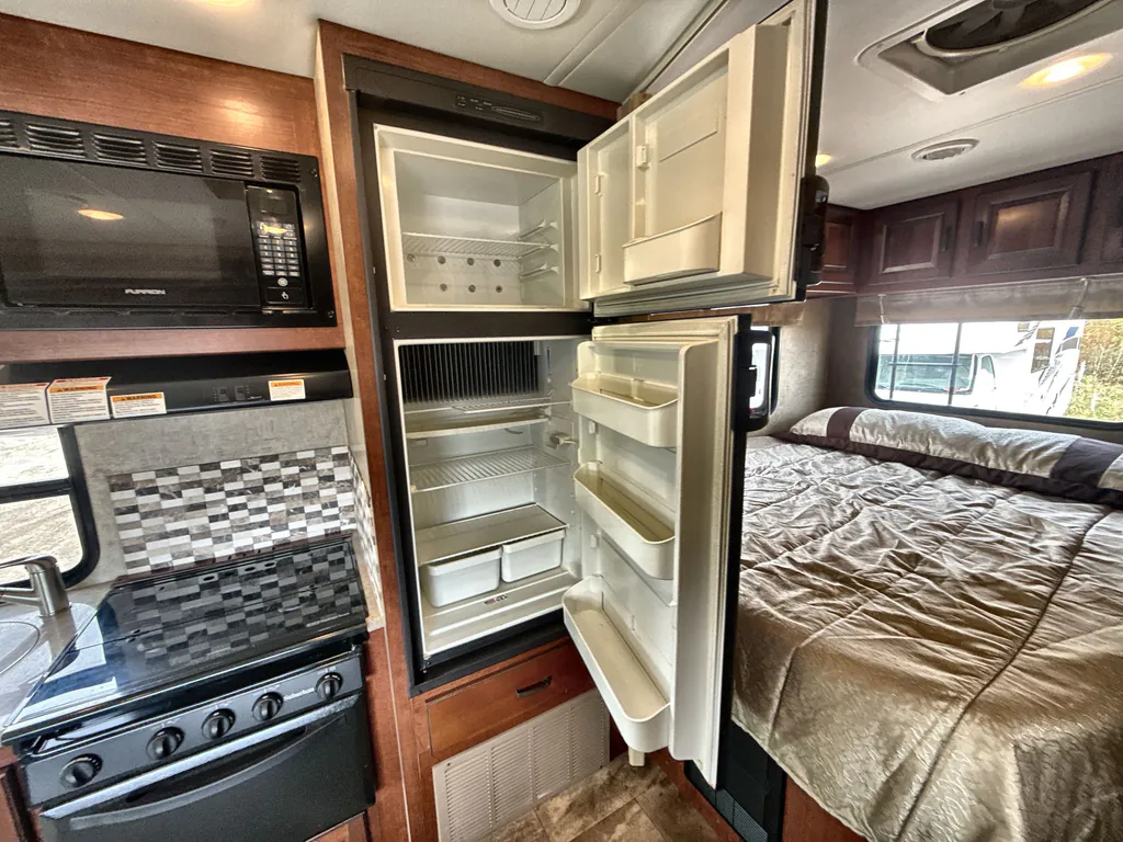 2016 Forest River Forester 2291S, Photos photo 9