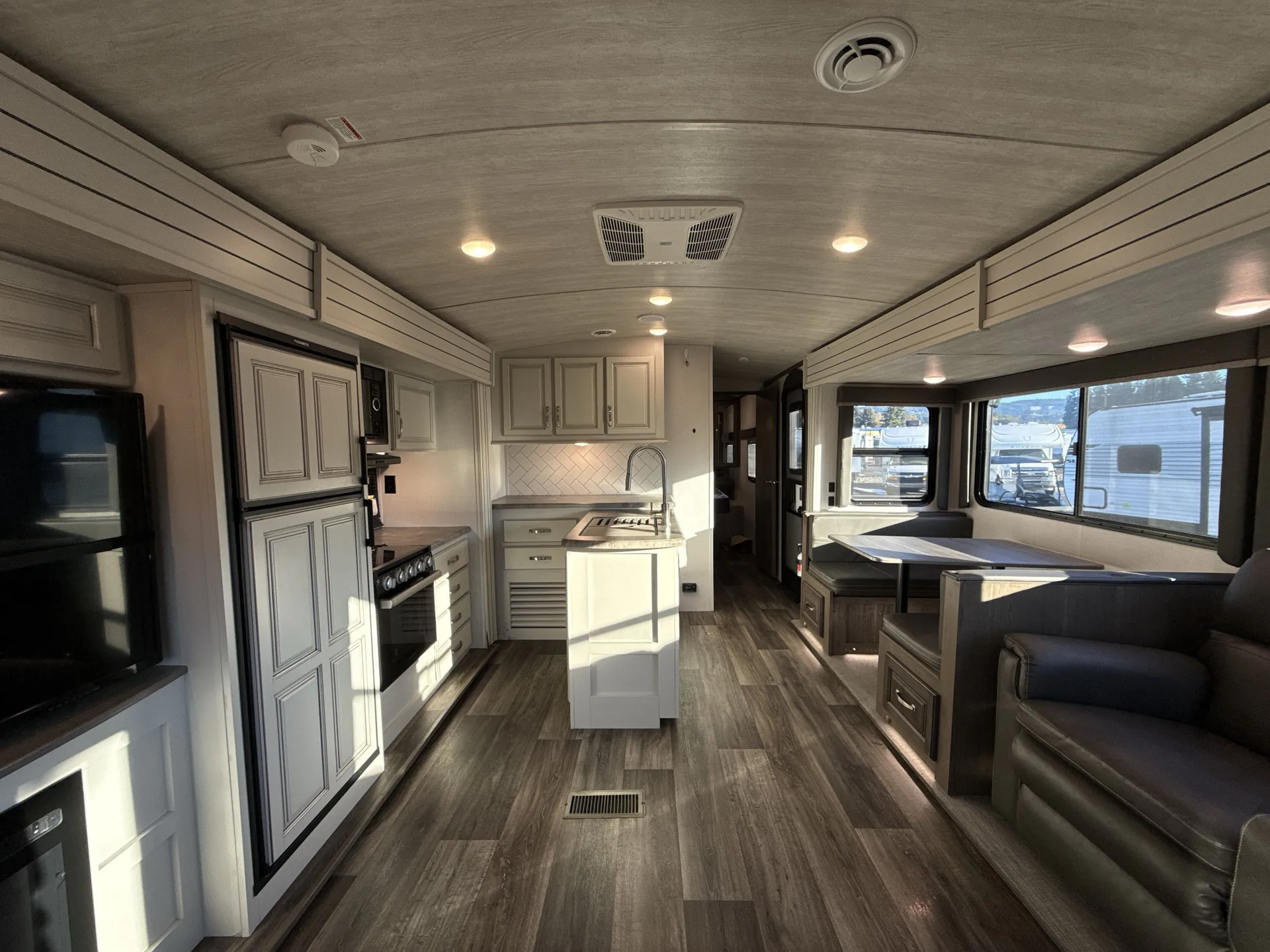 2021 Keystone Cougar Half-Ton 29RLSWE — living area main