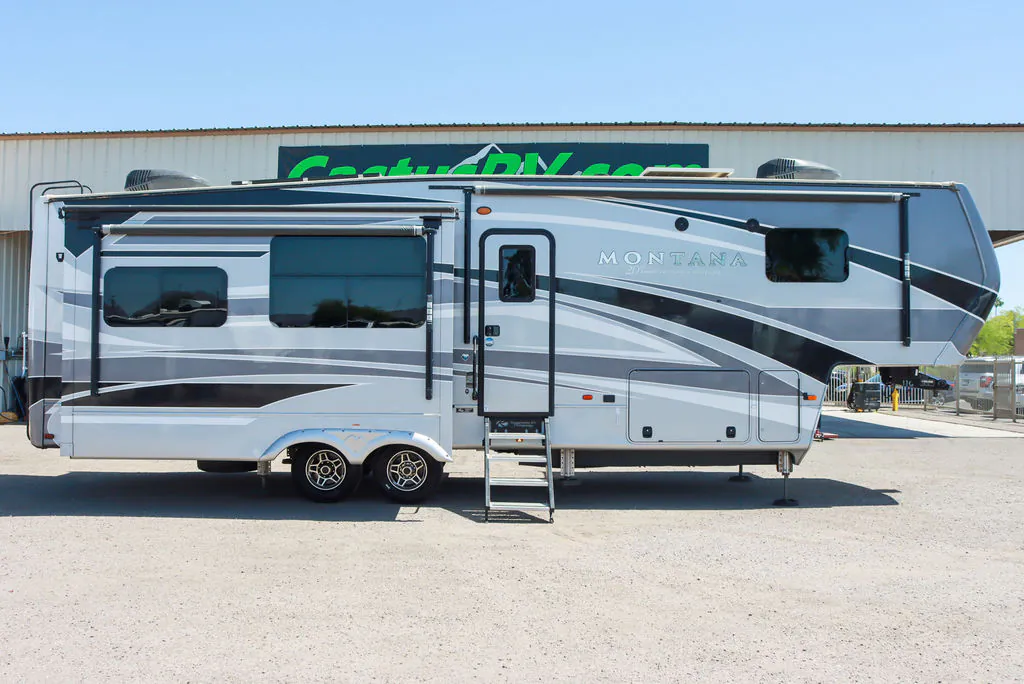 2019 Keystone Montana 3130RE - Photo 4