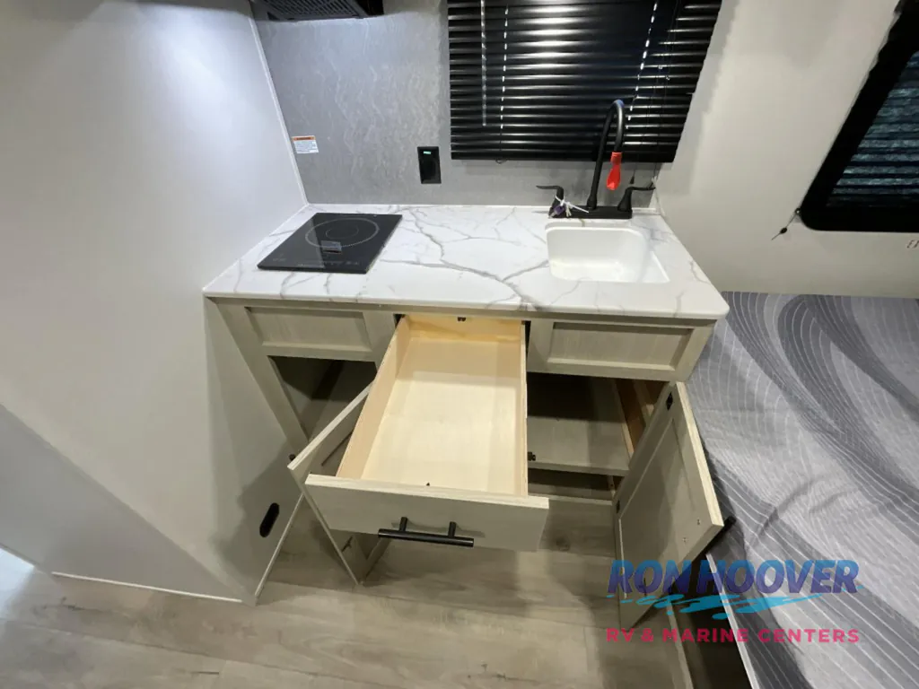 2026 Shasta Compact 17DB, Photos photo 7
