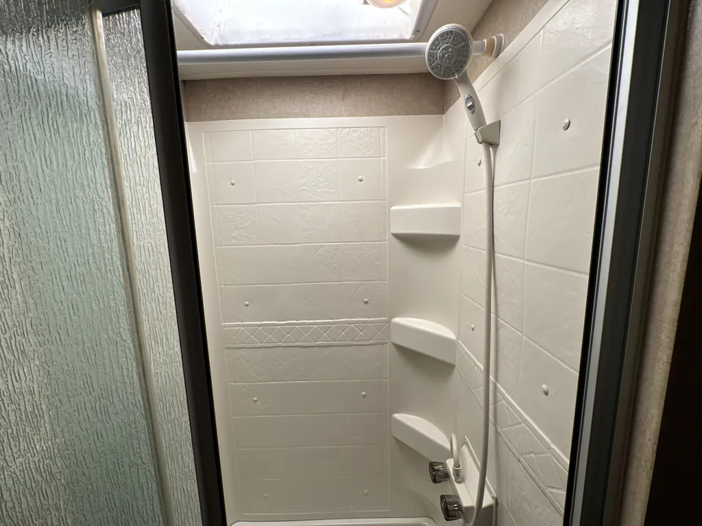 2015 Jayco Precept 29UM, Photos photo 16