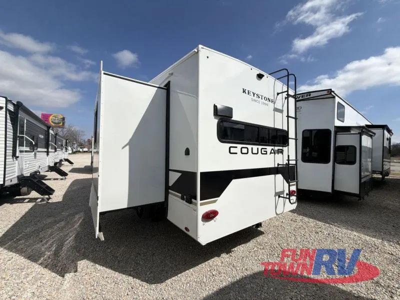 2026 Keystone RV Cougar Half-Ton 23MLE - Photo 4
