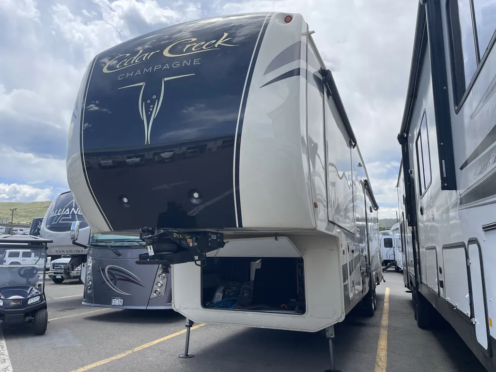 2018 Forest River Cedar Creek 38EL, Photos photo 9