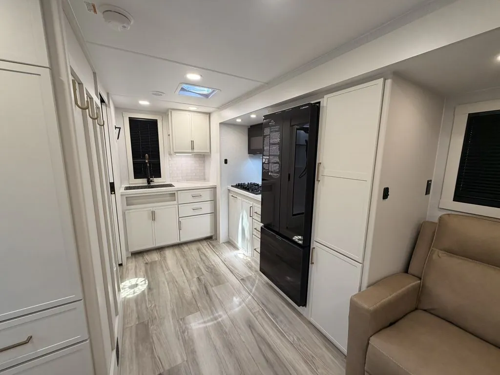 2026 Brinkley Model I 235, Photos photo 16