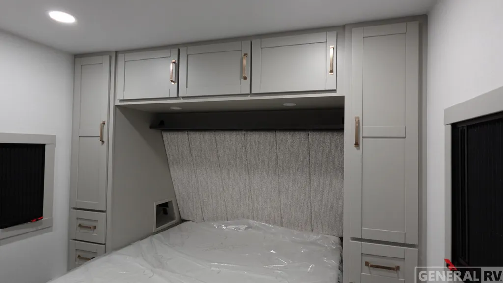 2026 Brinkley Model Z AIR 297, Photos photo 8