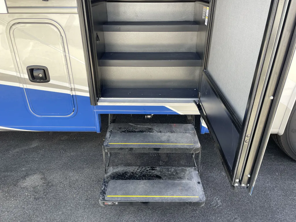2027 Entegra Coach Vision XL 36C, Photos photo 30