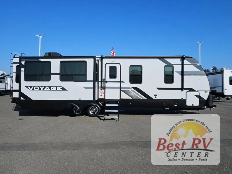 2025 Winnebago Voyage V3235RL - Photo 3