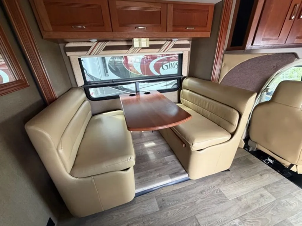 2019 Winnebago Aspect 27K - Photo 3