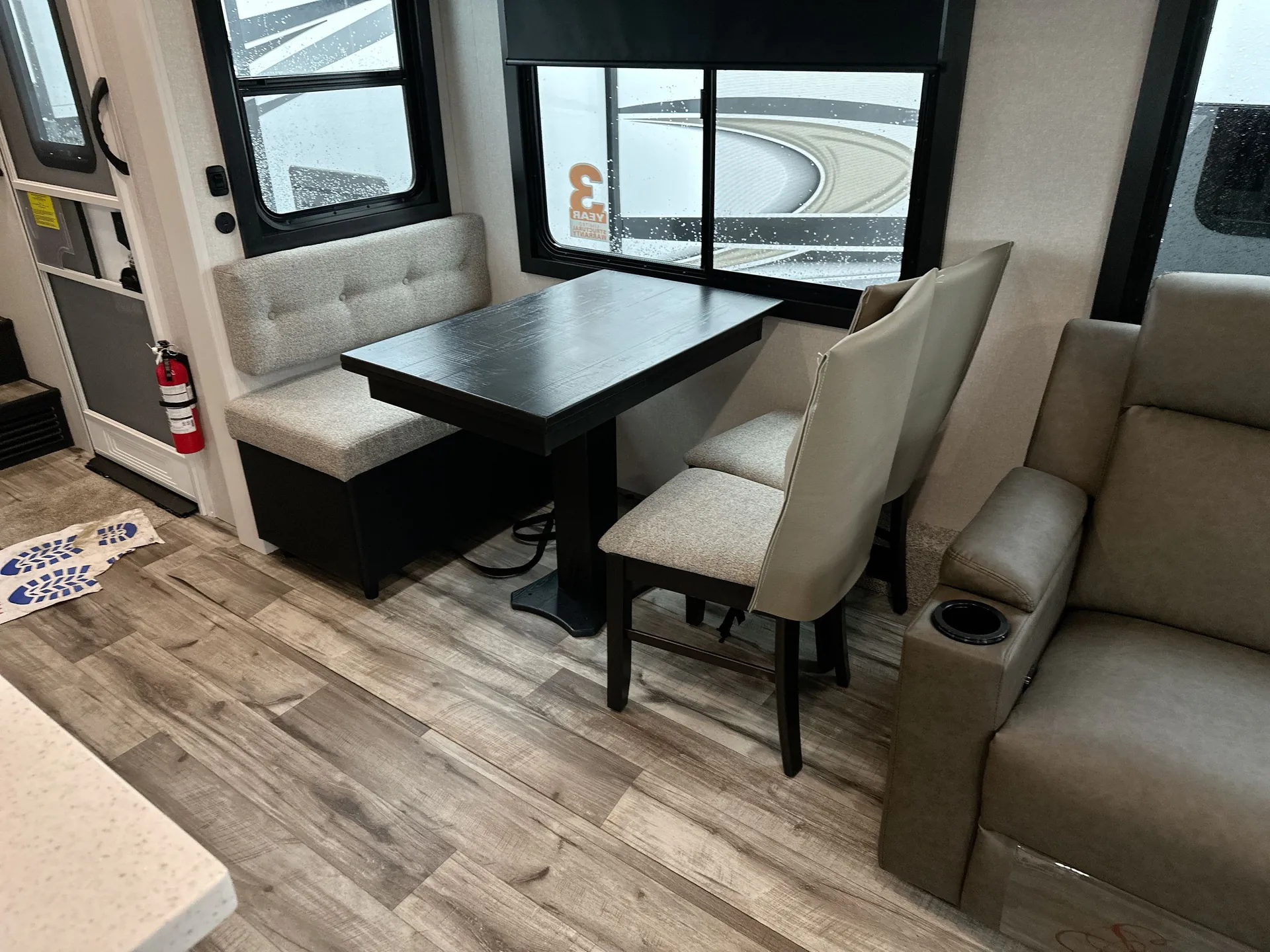 2026 highland ridge Roamer 29RLDS — living area main