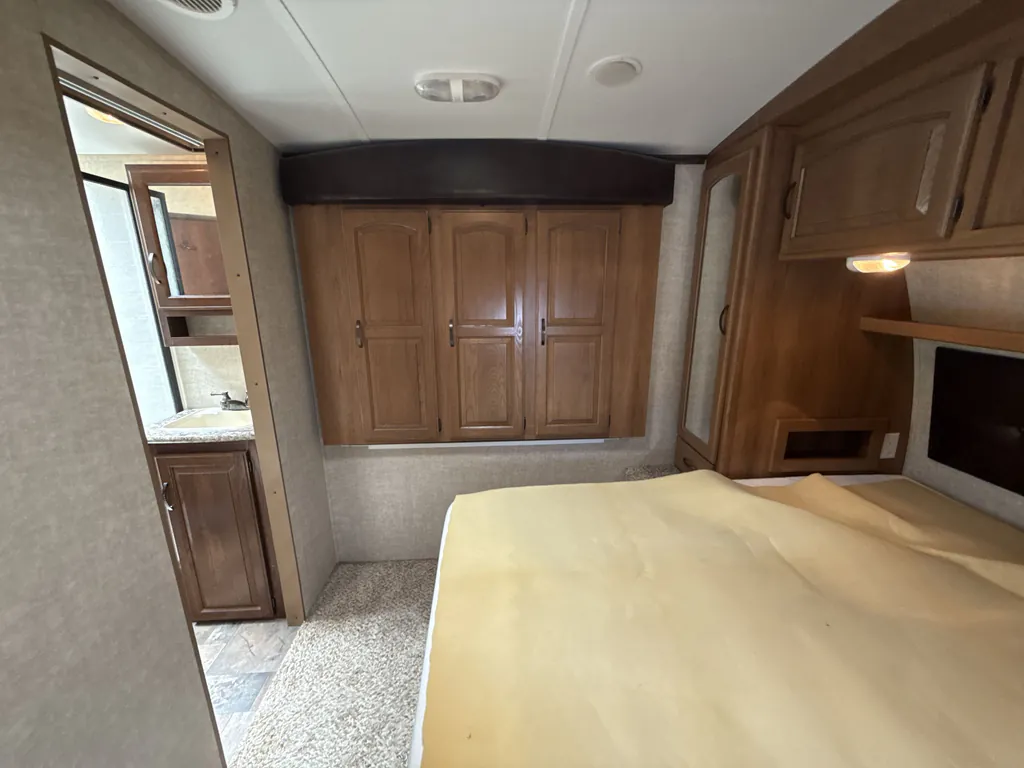 2014 Keystone Outback 298RE, Photos photo 15