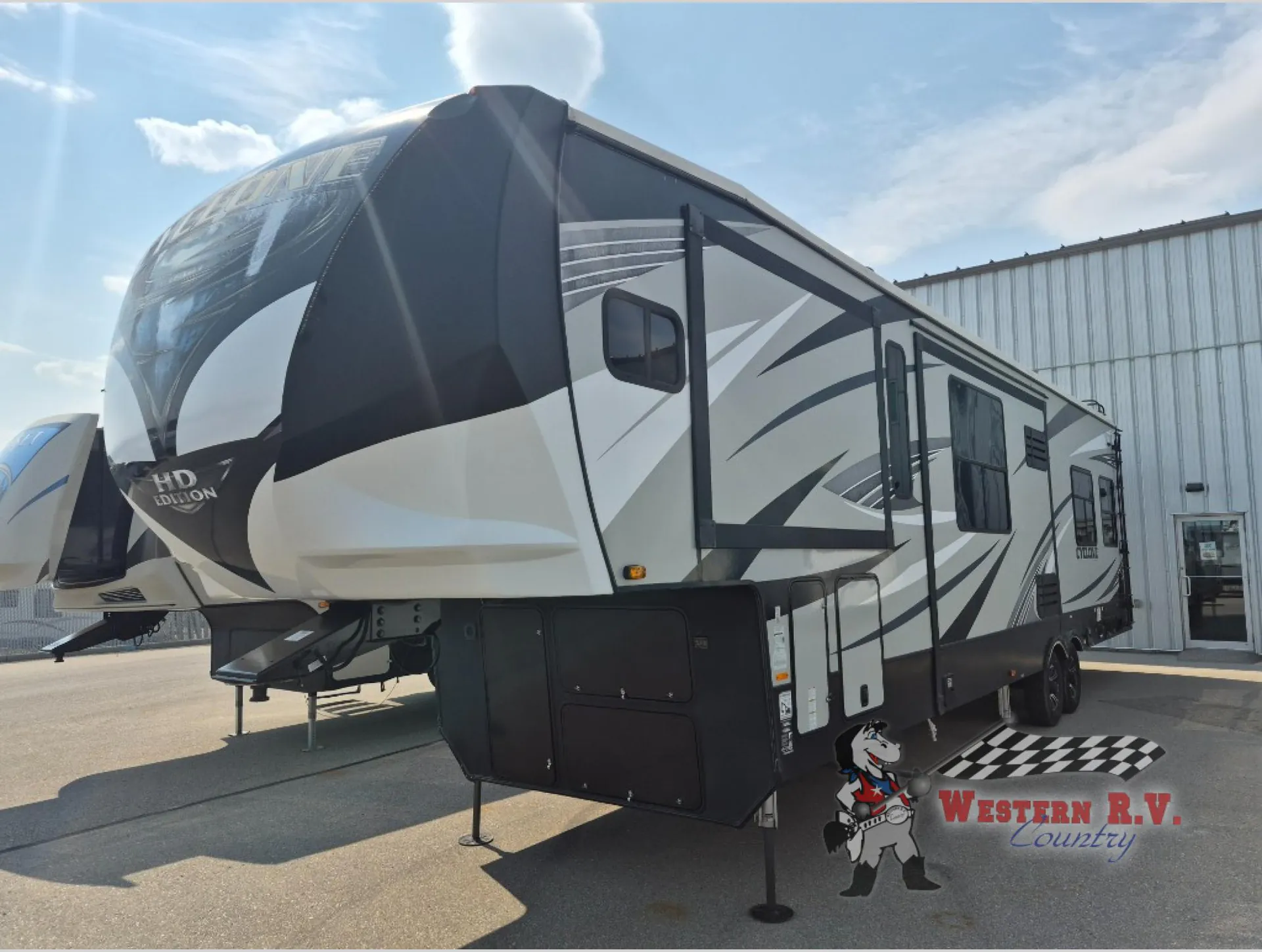 2020 Heartland Cyclone 3713 - Photo 4