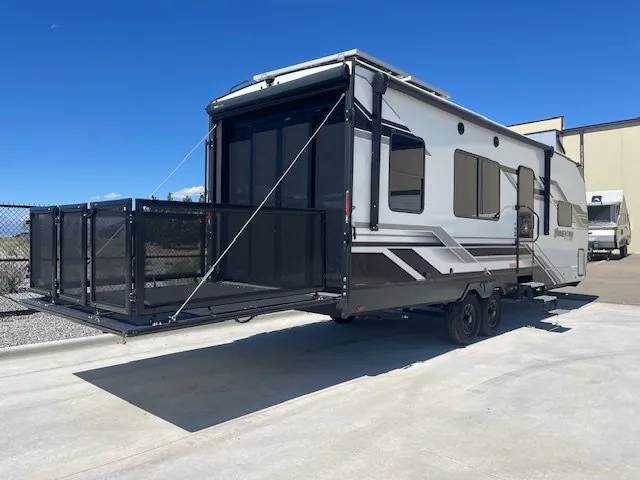 2026 Grand Design Momentum G-Class 27G - Photo 4
