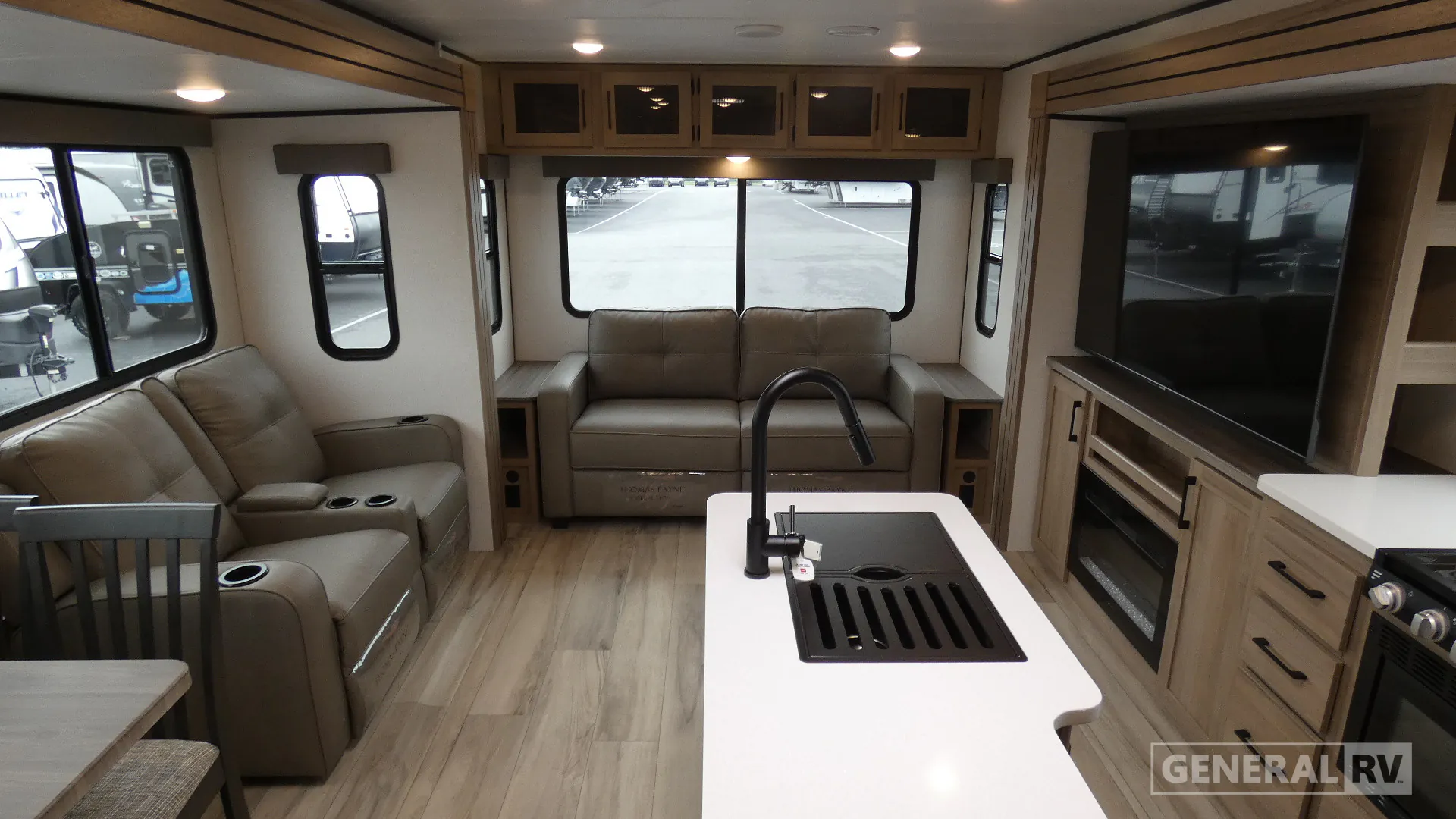 2026 Keystone Coleman Legacy 2950RL - Photo 3