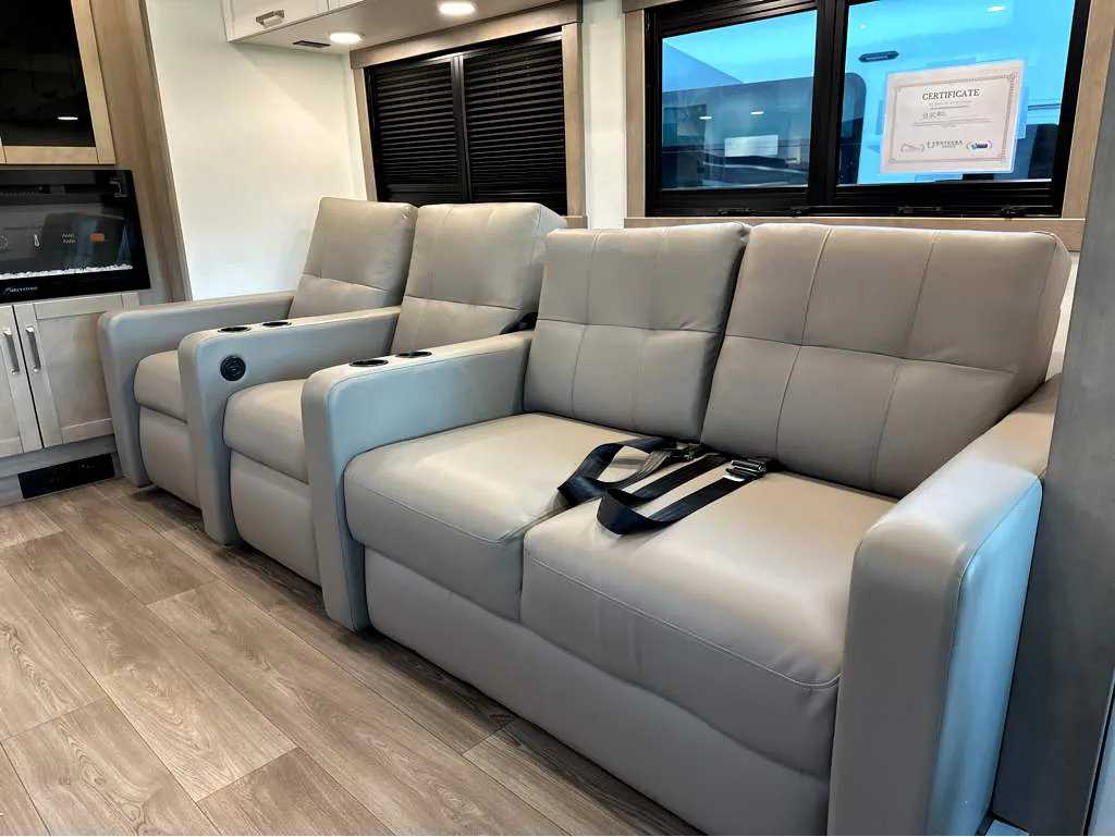 2027 Entegra Coach Vision XL 36C, Photos photo 11