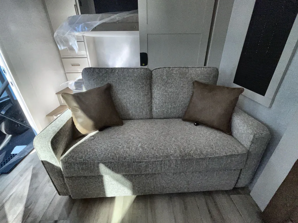 2026 Brinkley Model I 294, Photos photo 15