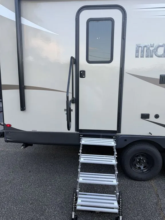 2019 Forest River Flagstaff Micro Lite 25FBLS, Photos photo 8