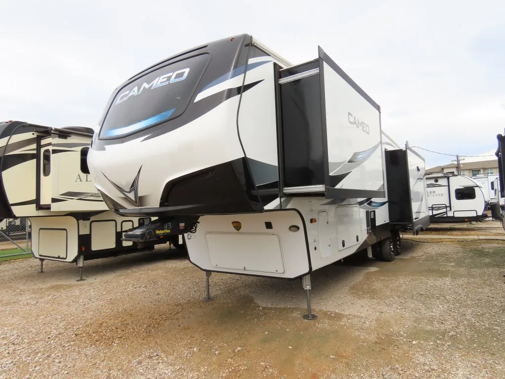 2021 CrossRoads Cameo 3701RL - Photo 3