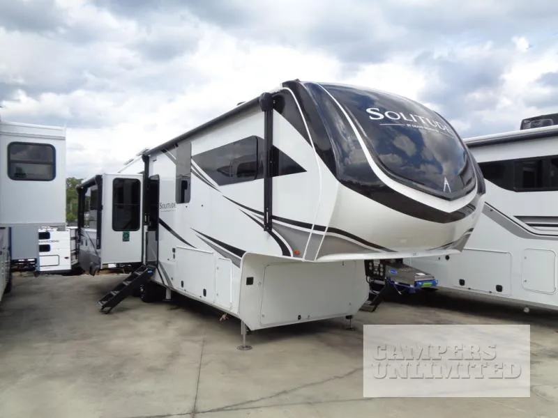2026 Grand Design Solitude 370DV - Photo 2