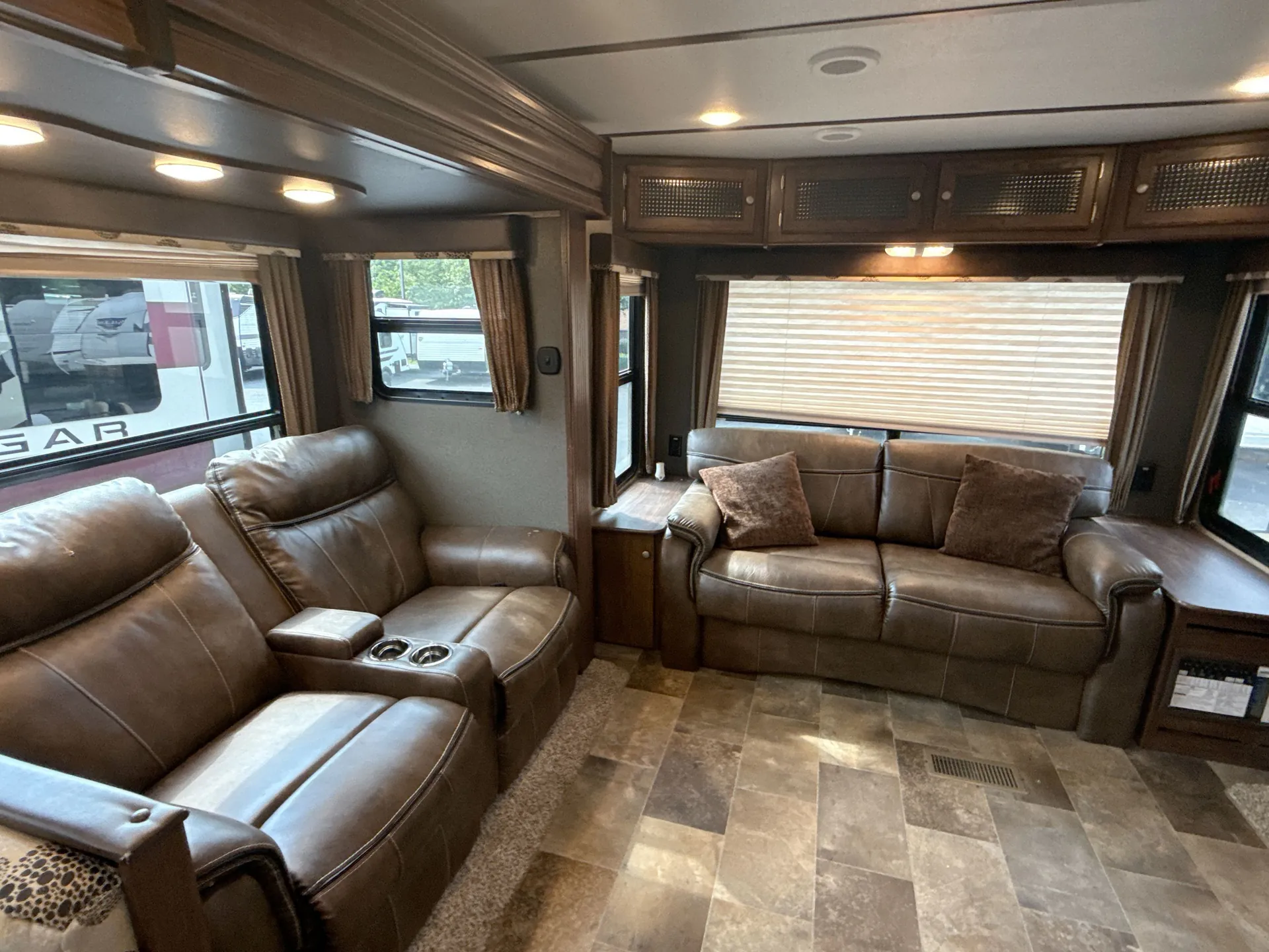 2017 Keystone Sprinter Limited 319MKS — living area main