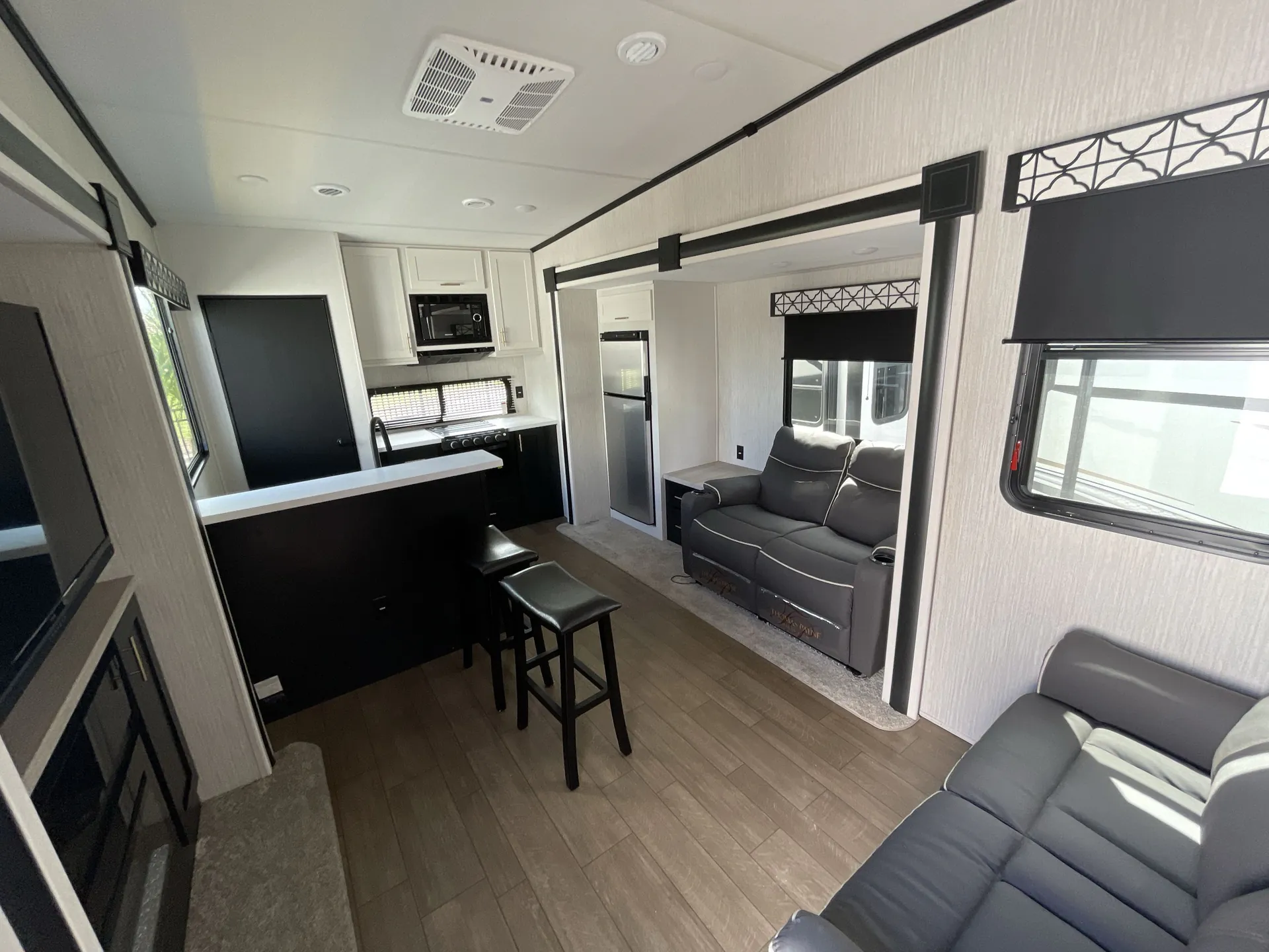 2022 Forest River Wildcat 271ML — living area main