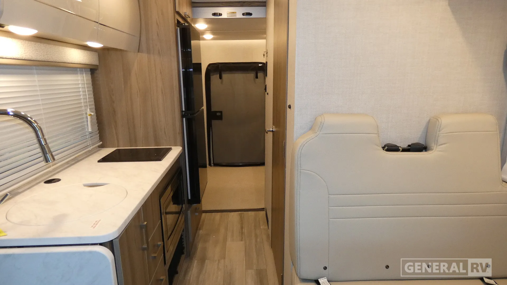 2026 Thor Motor Coach Gemini Trip 22MT - Photo 3