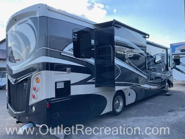 2018 Fleetwood Pace Arrow 36U - Photo 3