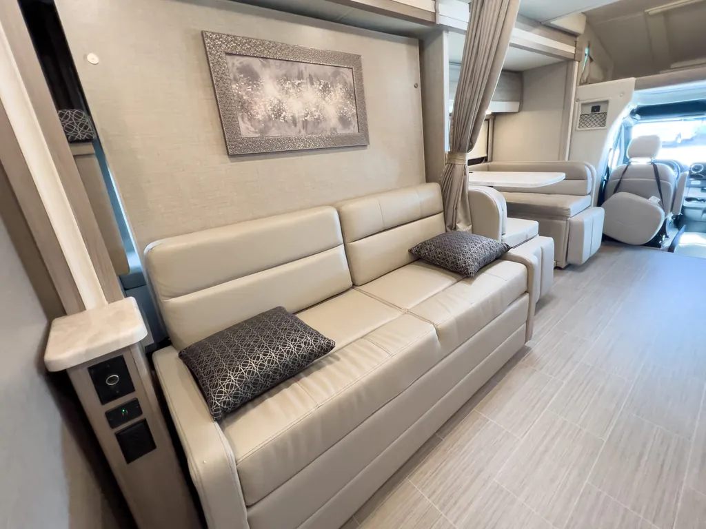 2021 Thor Motor Coach Tiburon 24FB, Photos photo 14