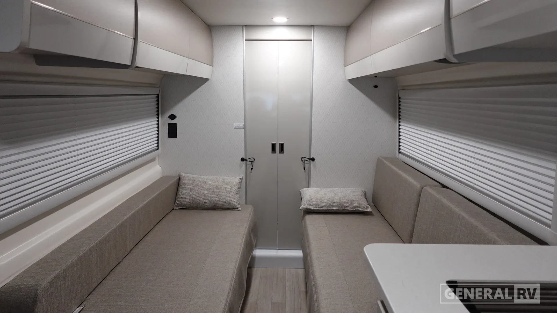 2027 Thor Motor Coach Sequence 20L - Photo 3