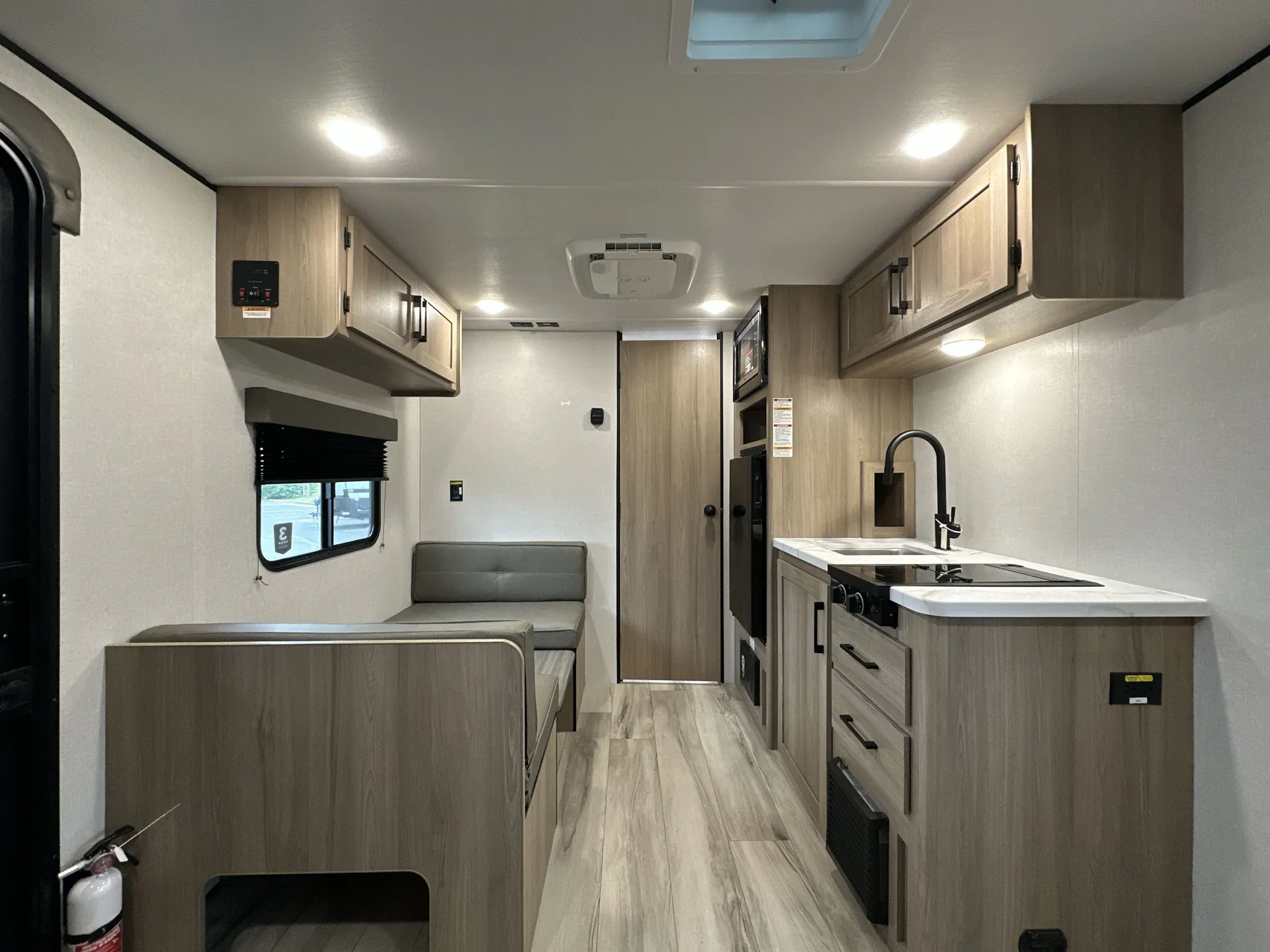 2026 Keystone Coleman Light 17RX - Photo 3
