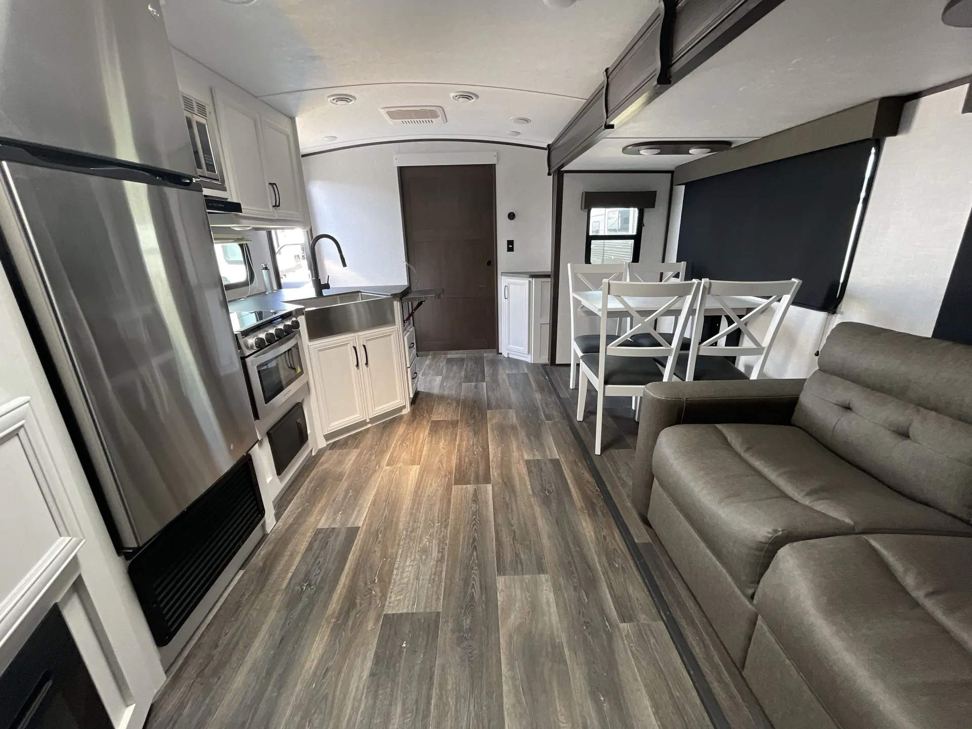 2023 Dutchmen Atlas 2702RB — living area main